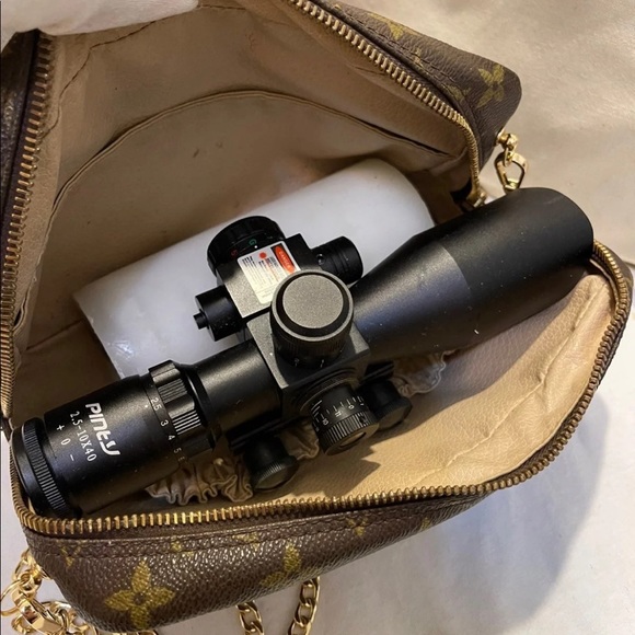 Authentic Louis Vuitton Crossbody handbag - Picture 10 of 12